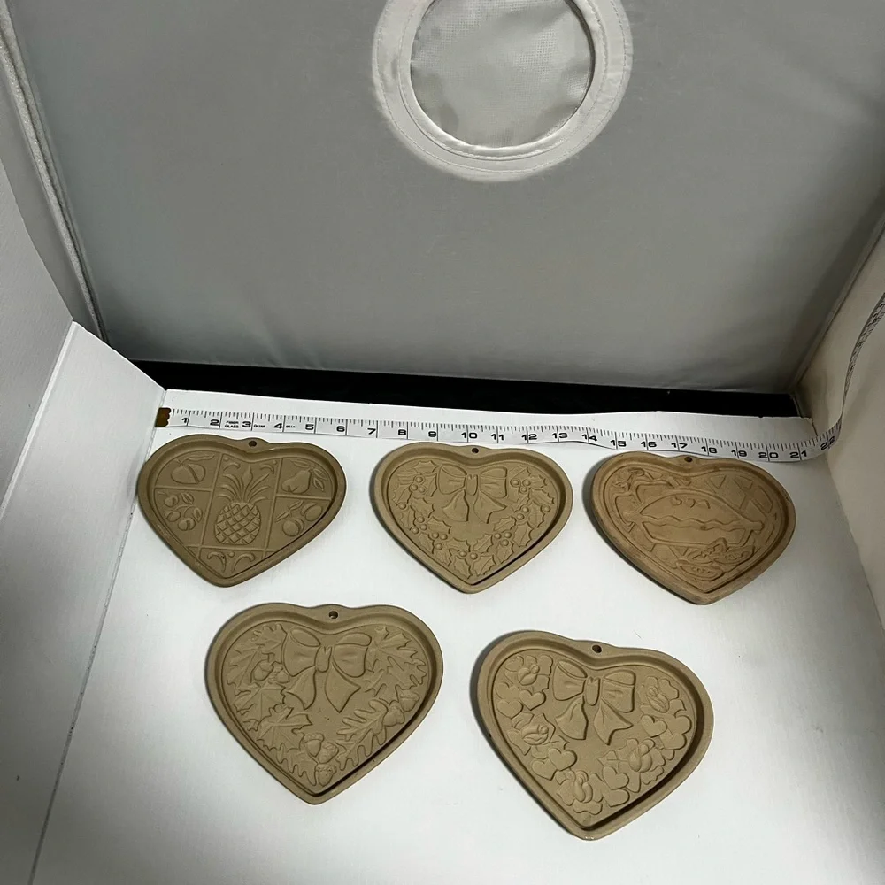 The Pampered Chef Heart-Shaped Stoneware Set - Tan